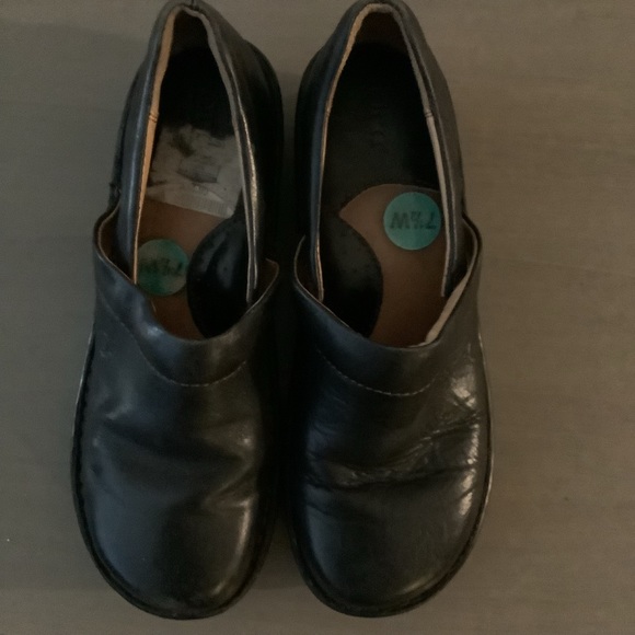 Born brand Womens loafer style black shoe, 7 1/2 W, leather upper & linings - Picture 7 of 7